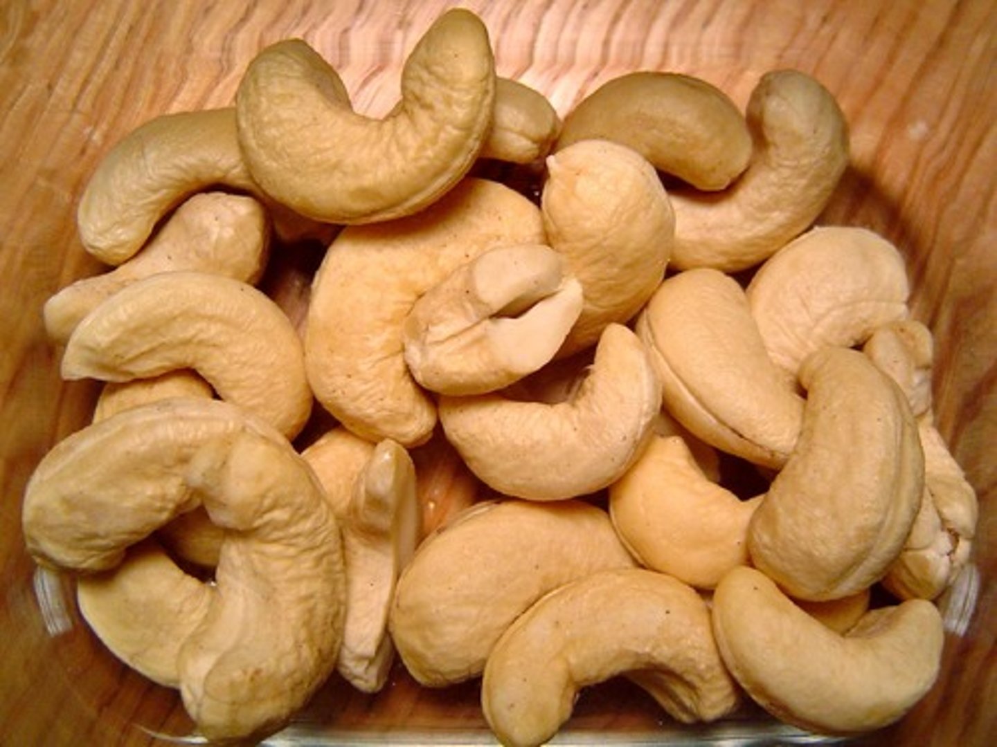 <p>(n) hạt điều</p>