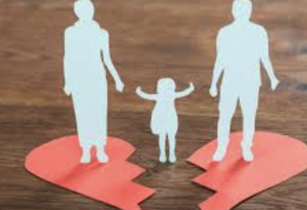 <p>les deux ont le droit d'être parents</p>