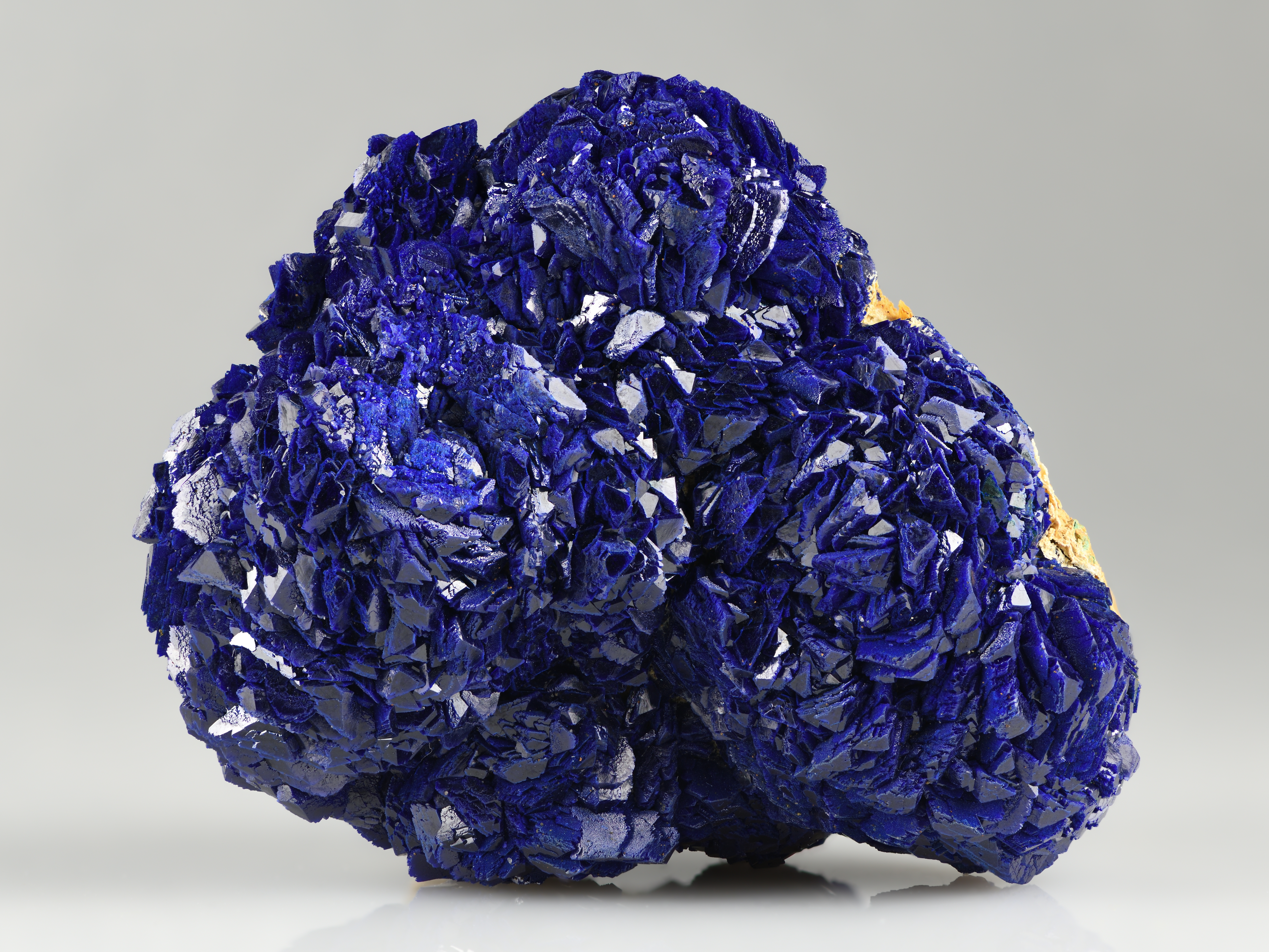 <ul><li><p>Mineral habit - prismatic</p></li><li><p>Luster - glassy/vitreous</p></li><li><p>Color - blue</p></li></ul>
