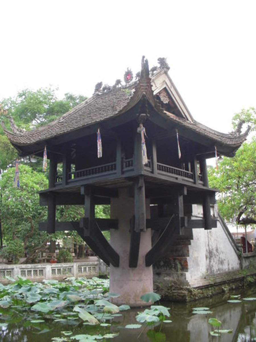 <p>(n) ngôi chùa</p>