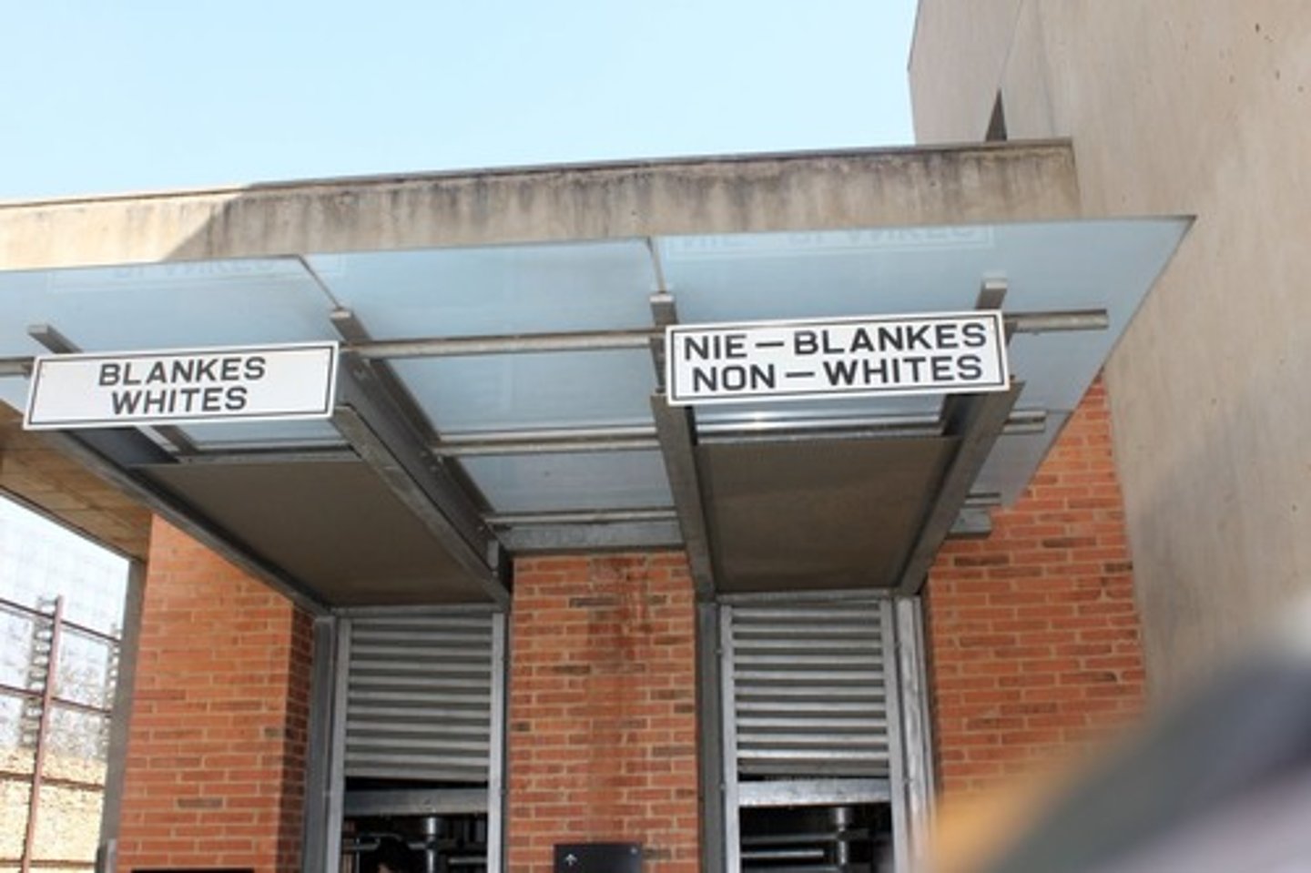 <p>an Afrikaans word that refers to a policy of segregating and discriminating against non-whites in South Africa</p>