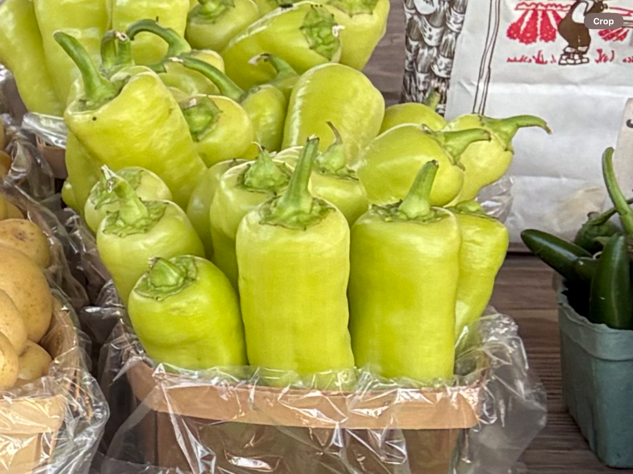 <p>Quart of banana peppers</p>