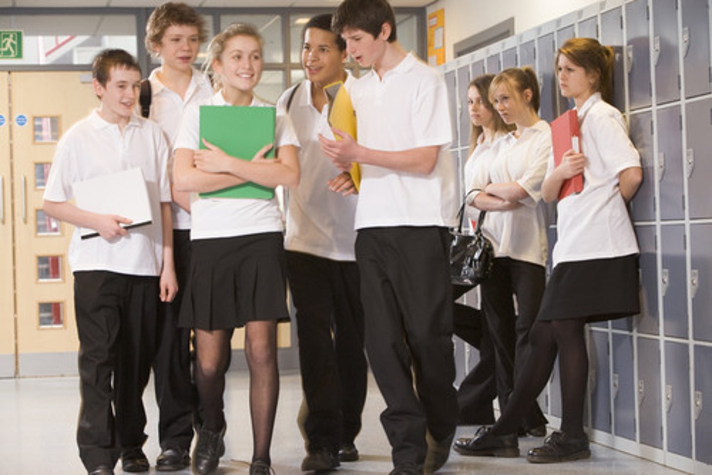 <p>A- investigate how making gender a more salient social category influences the development of gender stereotypes and intergroup (same vs. opposite sex) behavior in young children.</p><p>M-</p><p>Design: Pre-test/post-test experimental design</p><p>Participants: 57 preschool children (ages 3–5.5) from two US preschools</p><p>Procedure:</p><p>Measured gender attitudes (POAT-AM test) and observed peer play before and after intervention</p><p>Two conditions:</p><p>High salience: Teachers used gender-specific language and cues (e.g., lining up by sex)</p><p>Low salience: No change to classroom environment (control)</p><p>Duration: 2 weeks</p><p>Followed by a debriefing session for ethical consideration</p><p>R-</p><p>High salience group showed:</p><p>Increased gender stereotyping (fewer “both” responses on gender attitude test)</p><p>Decreased time spent playing with opposite-sex peers</p><p>Low salience group showed no significant changes</p><p>C- Increased attention to gender categories in the classroom context can lead to stronger gender stereotypes and reduced cross-gender interactions in children.</p><p>Evaluation:</p><p>Field experiment in a natural preschool setting → high ecological validity, but low internal validity due to less control.</p><p>Sampling bias: Participants likely from middle to upper-class backgrounds with gender-neutral parenting → limits generalizability.</p><p>Cause-and-effect is suggested, but actual perception of salience wasn’t directly measured.</p><p>Ethical concerns: Despite debriefing, there’s risk of lasting impact on children’s gender stereotypes and social behavior.</p>