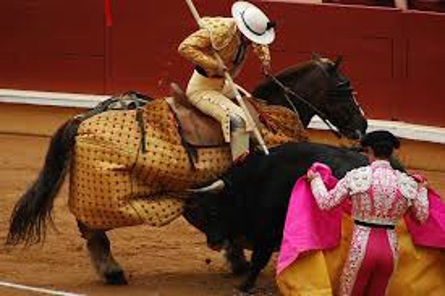 <p>bullfighters in the 1st stage</p>