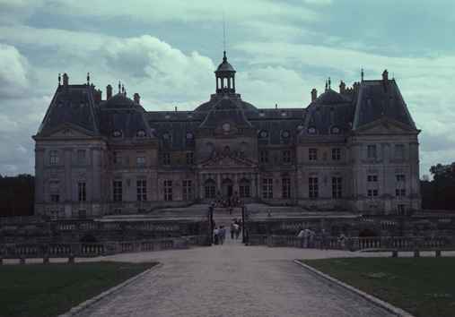 <p>Building + Architect</p>