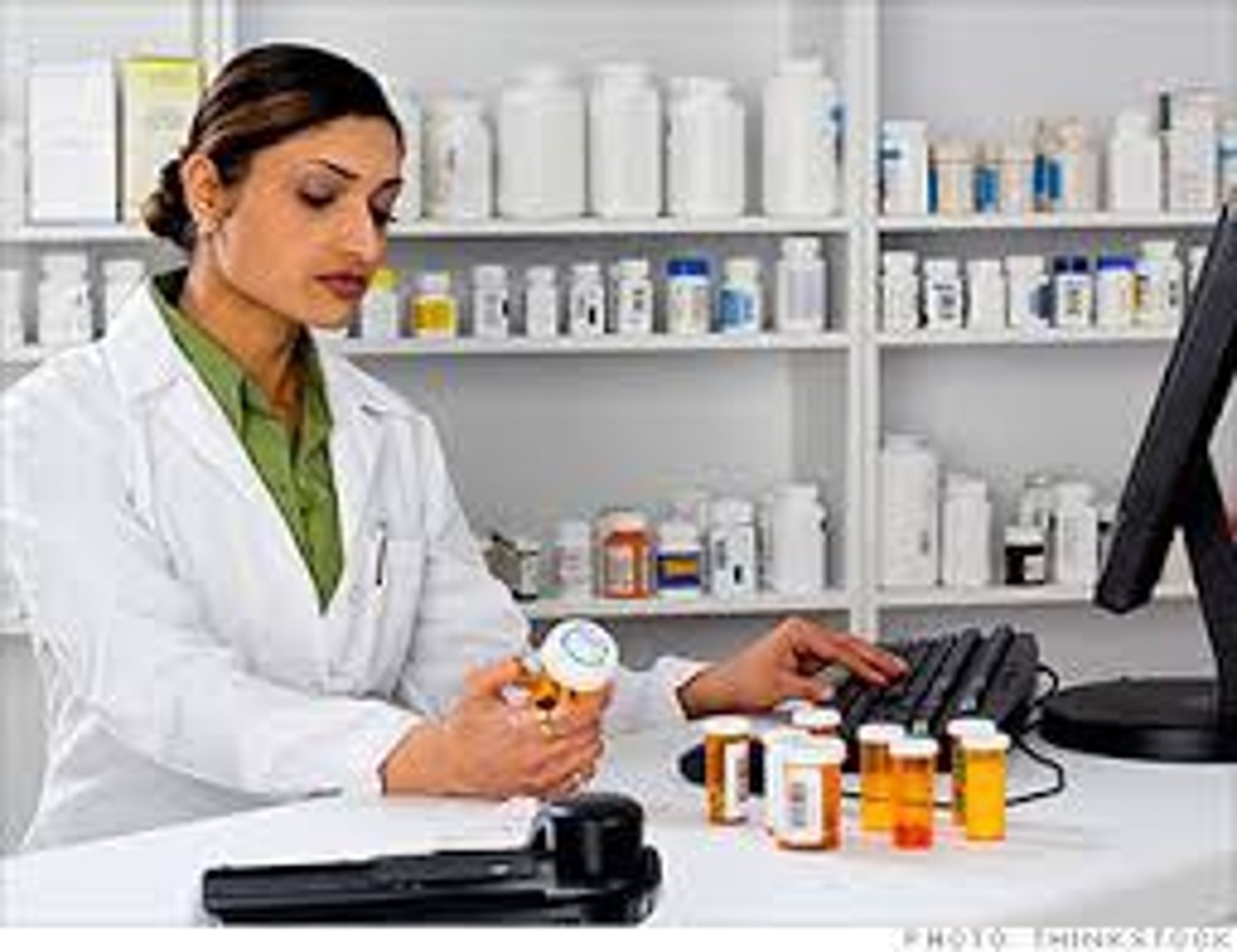 <p>a pharmacist</p>
