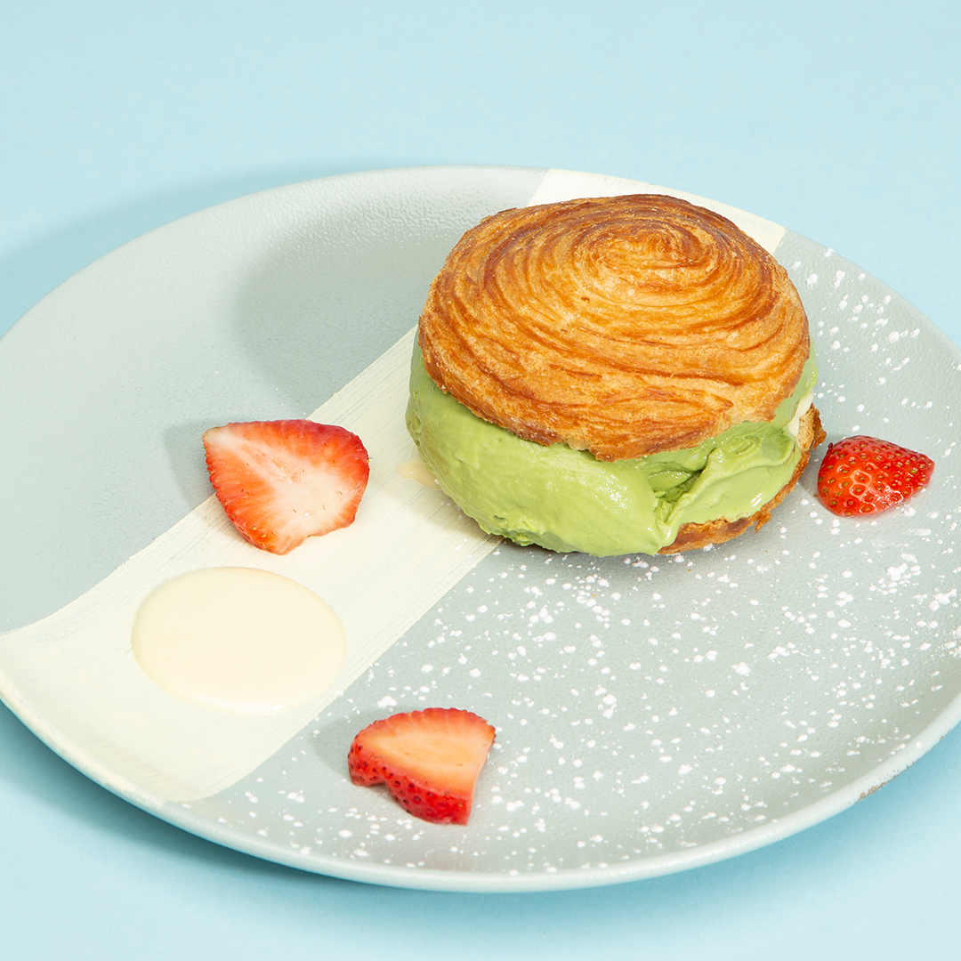 <p></p><ul><li><p>Matcha White Chocolatea Ice Cream</p></li><li><p class="">Vanilla Cream Sauce</p></li><li><p class="">Strawberry Garnish</p></li></ul><p></p>