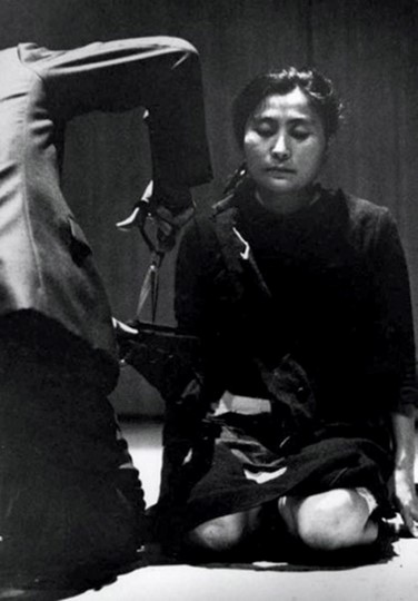 <p><em>Cut Piece</em>, 1964</p>