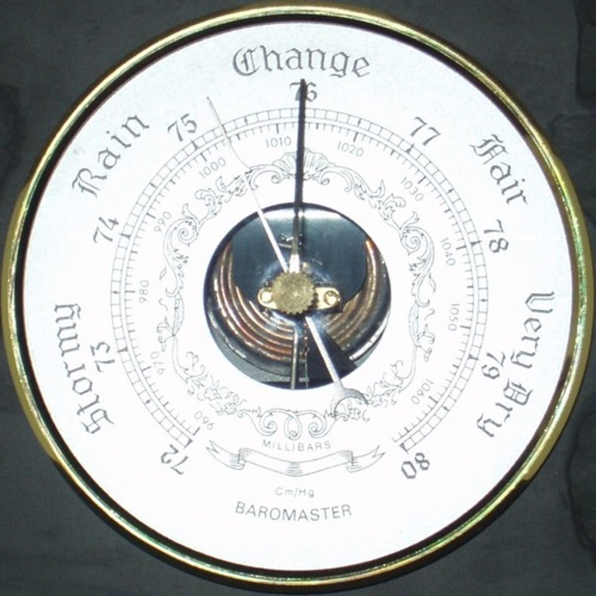 <p>An instrument that measures atmospheric pressure</p>