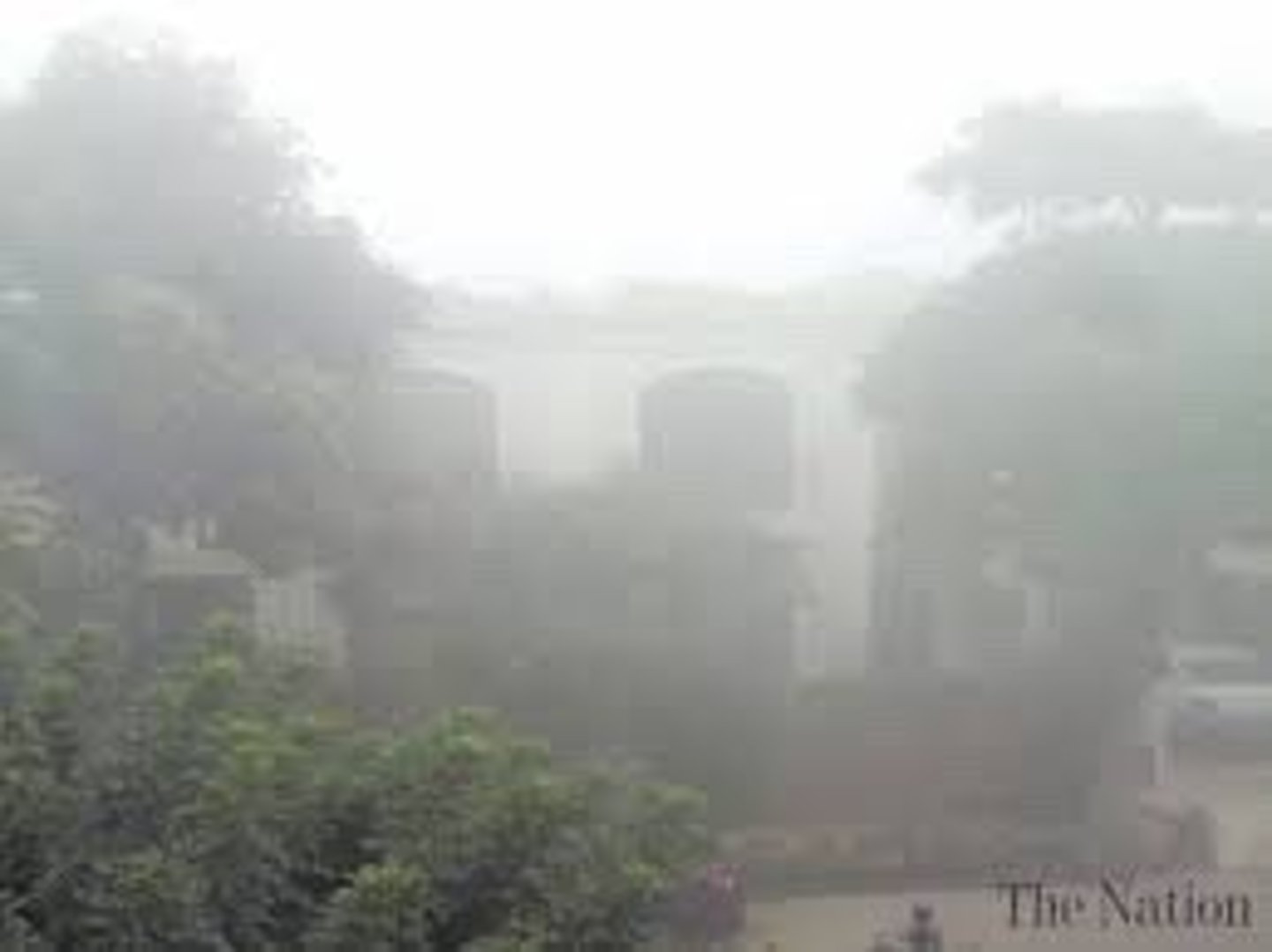 <p>foggy (adj) sương / có sương</p>