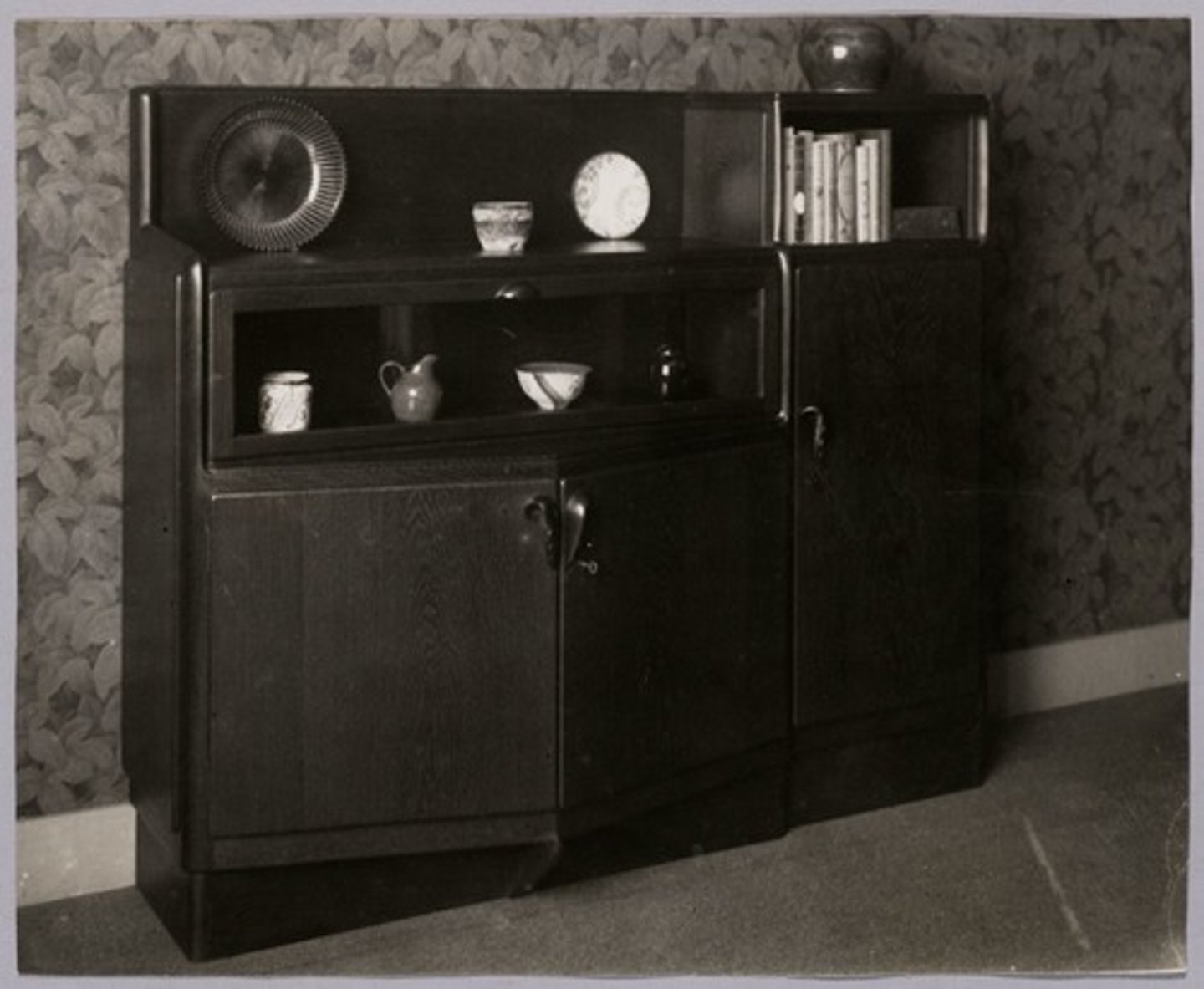 <p>a buffet</p>