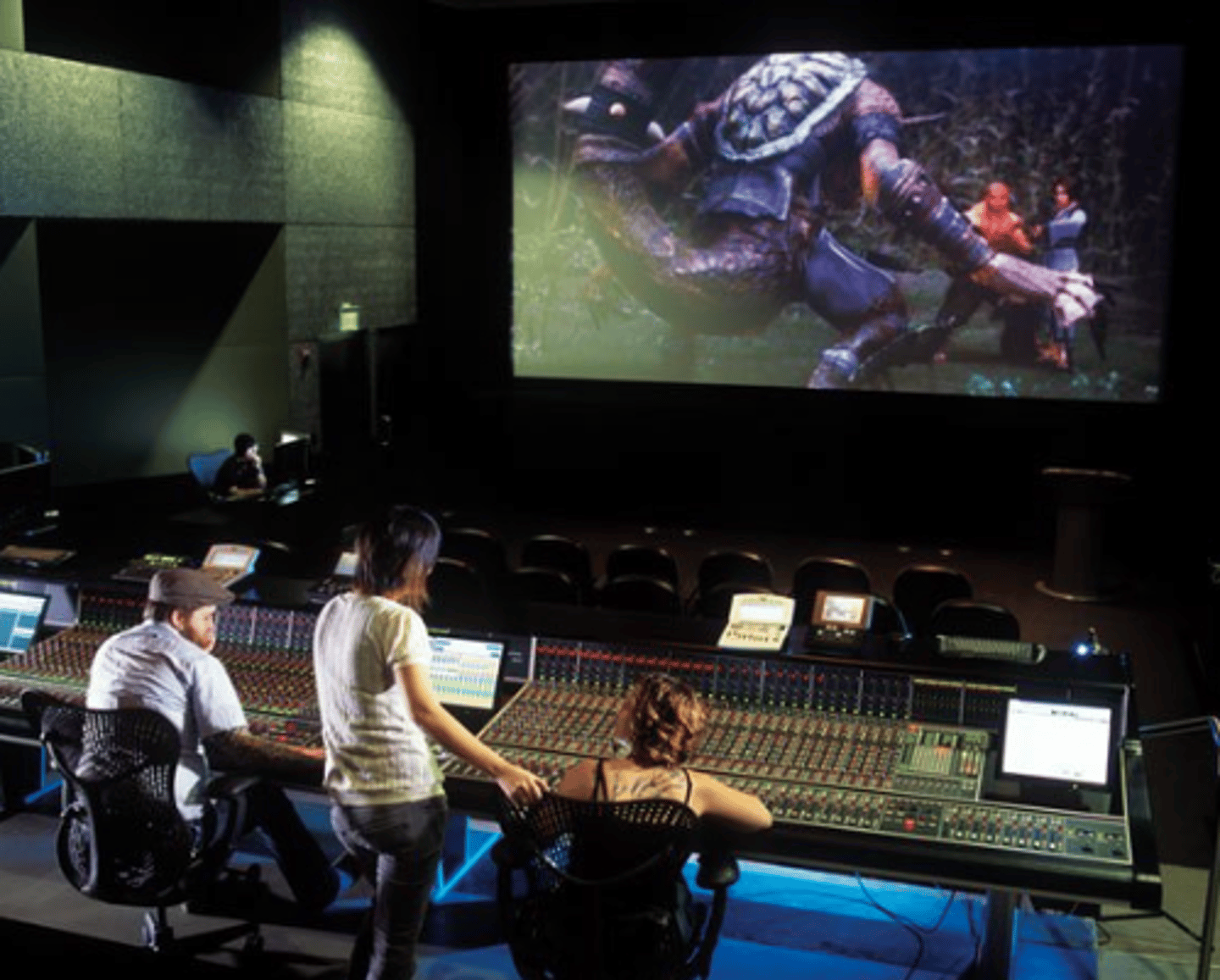 <p>дублювання, дубляж(dubbing is the replacement of sounds in one language by another language:</p><p>-dubbing technology has improved a lot - now it's possible to watch films in many different</p><p>languages)</p>