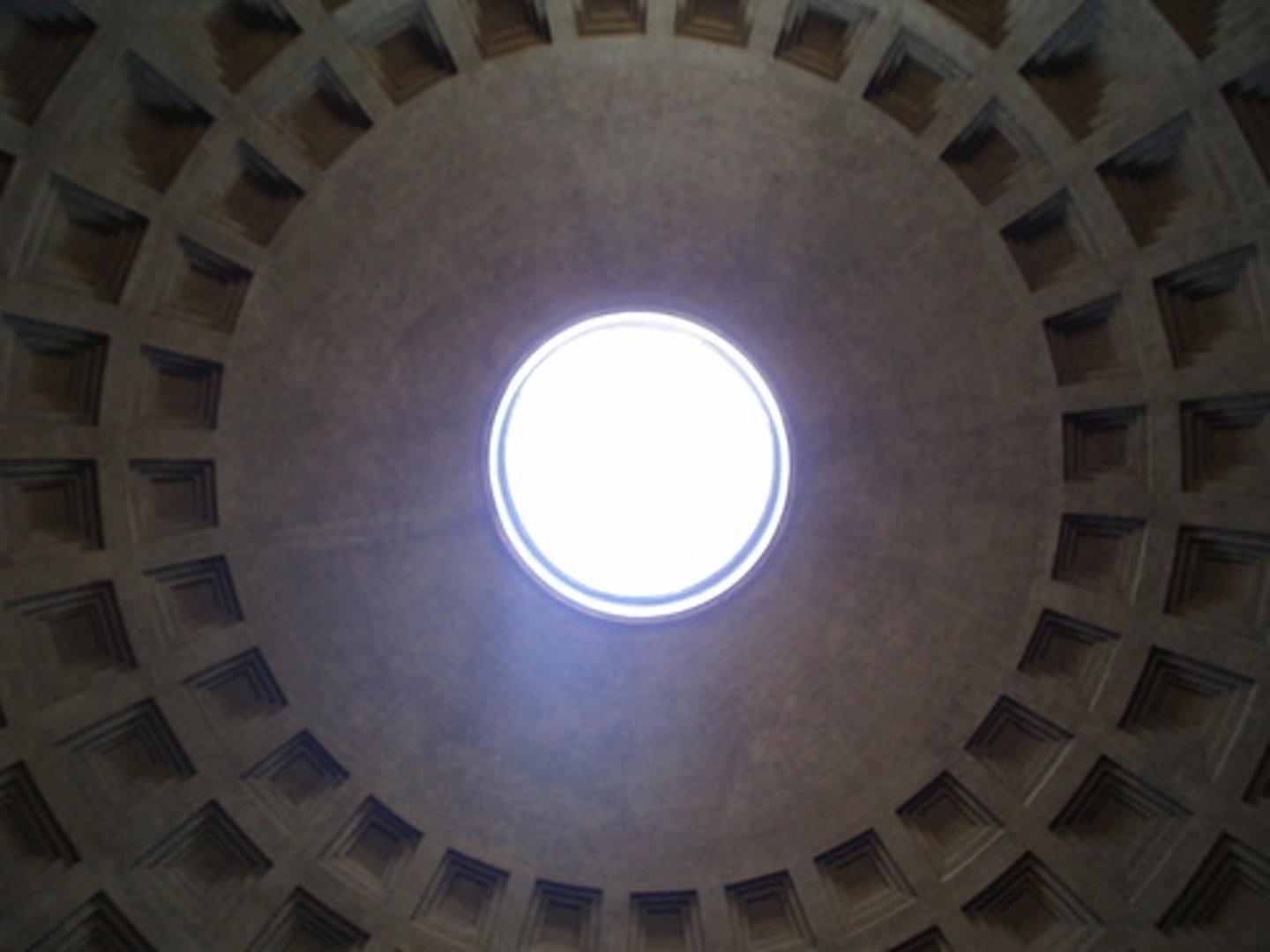 <p>the round central opening of a dome</p>
