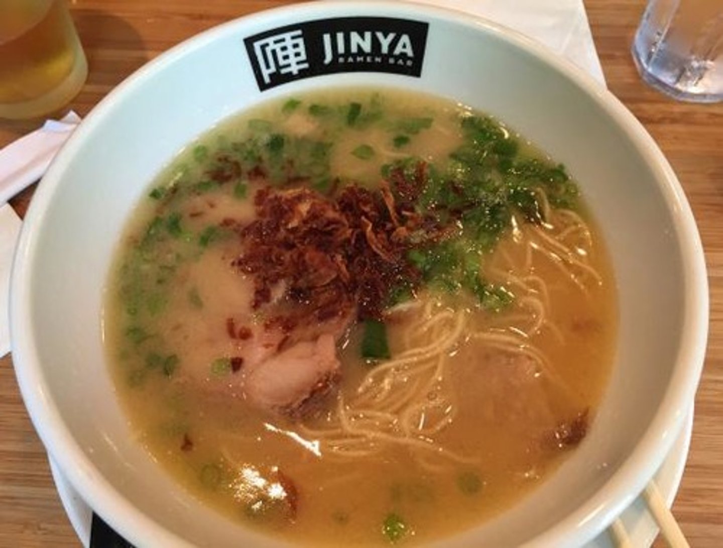 <p>Chicken broth, Chicken chashu, Spinach, Green onion, Fried onion, Thin noodles</p>