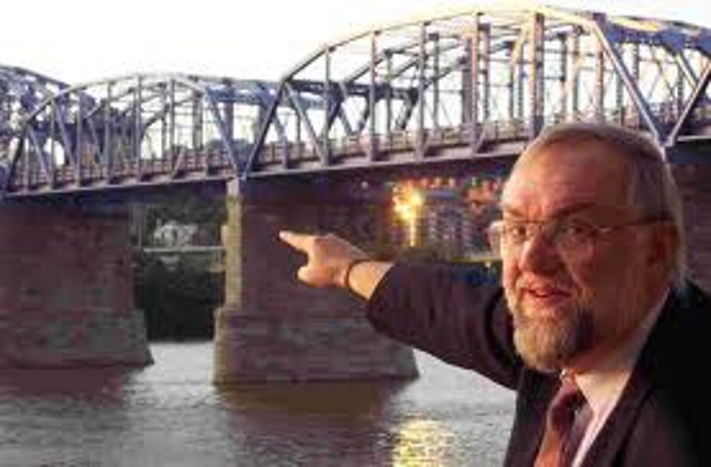 <p>That ~(that ~ over there)</p>