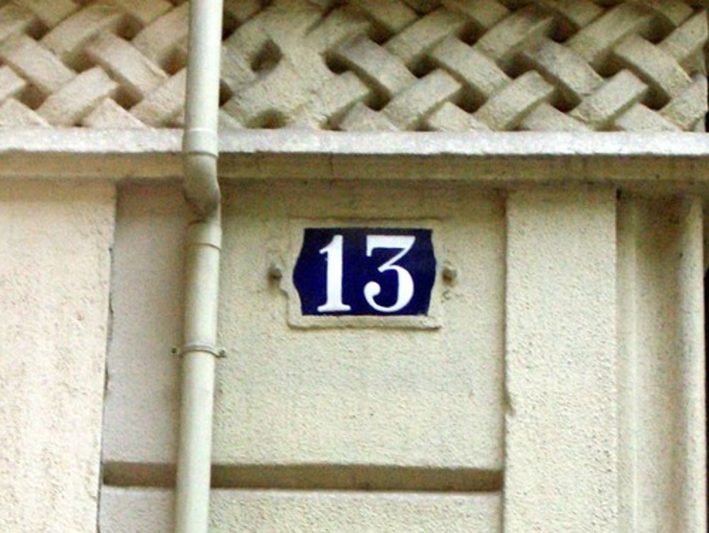 <p>trece</p>