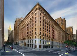 <p>The building</p><p>The building was very big.</p>