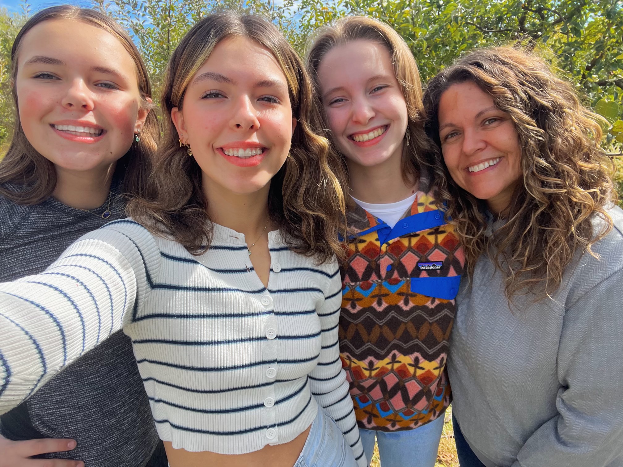 KID #3 - dance teacher baddie at DSPA and assistant teacher at Gordon Parks Elementary. Funniest person ever, Alice’s godmother and they have a bond 🤝 . Alice spend most time at Egersett house

Dating (long-term): Aaron

Kids “her girls”: Isla, Estelle