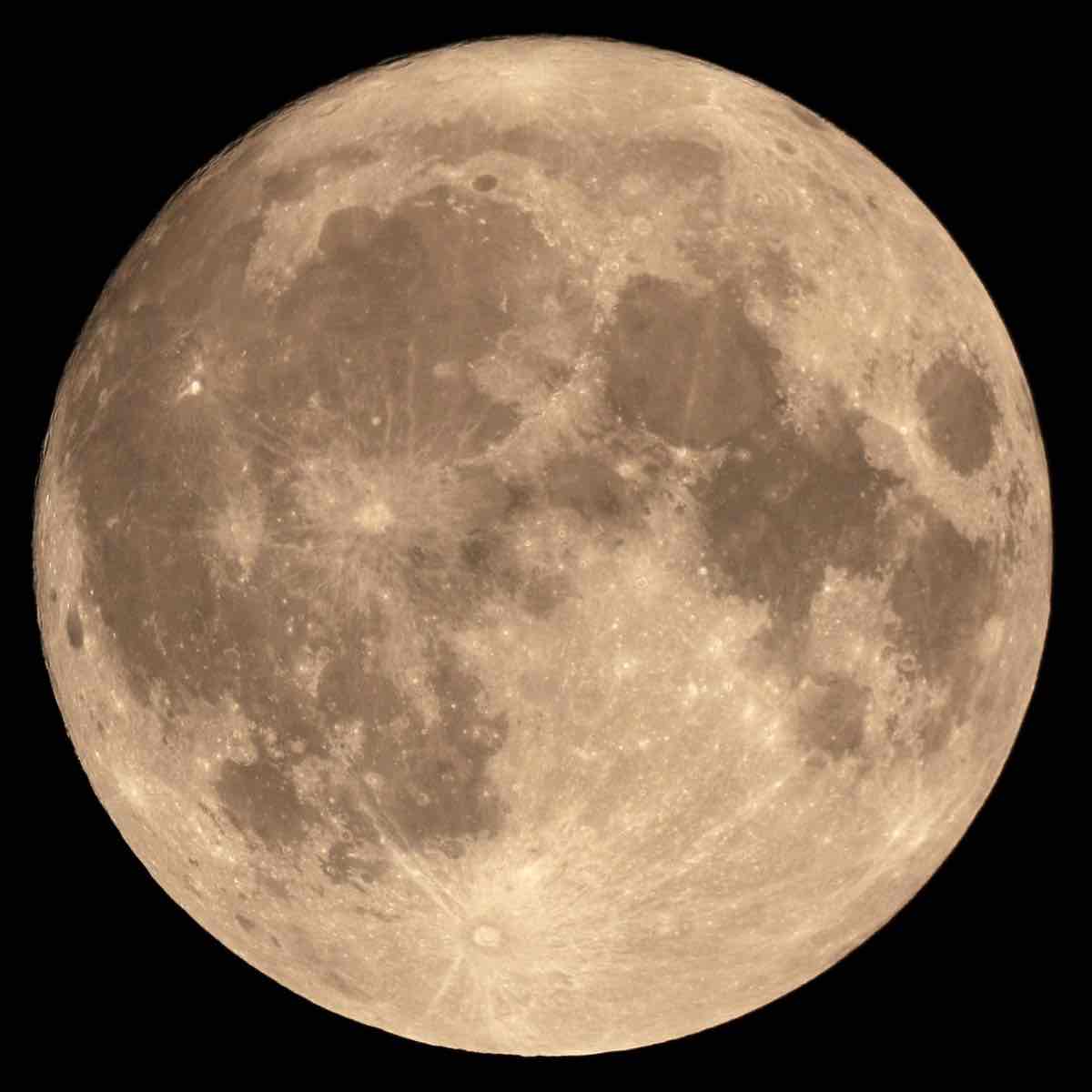 <p>What moon phase is this?</p>