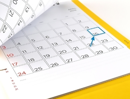 <p><strong>Saturday</strong> is the sixth day of the week.</p><p><span>|ˈsætədeɪ|</span></p><p><span>Суббота</span></p>