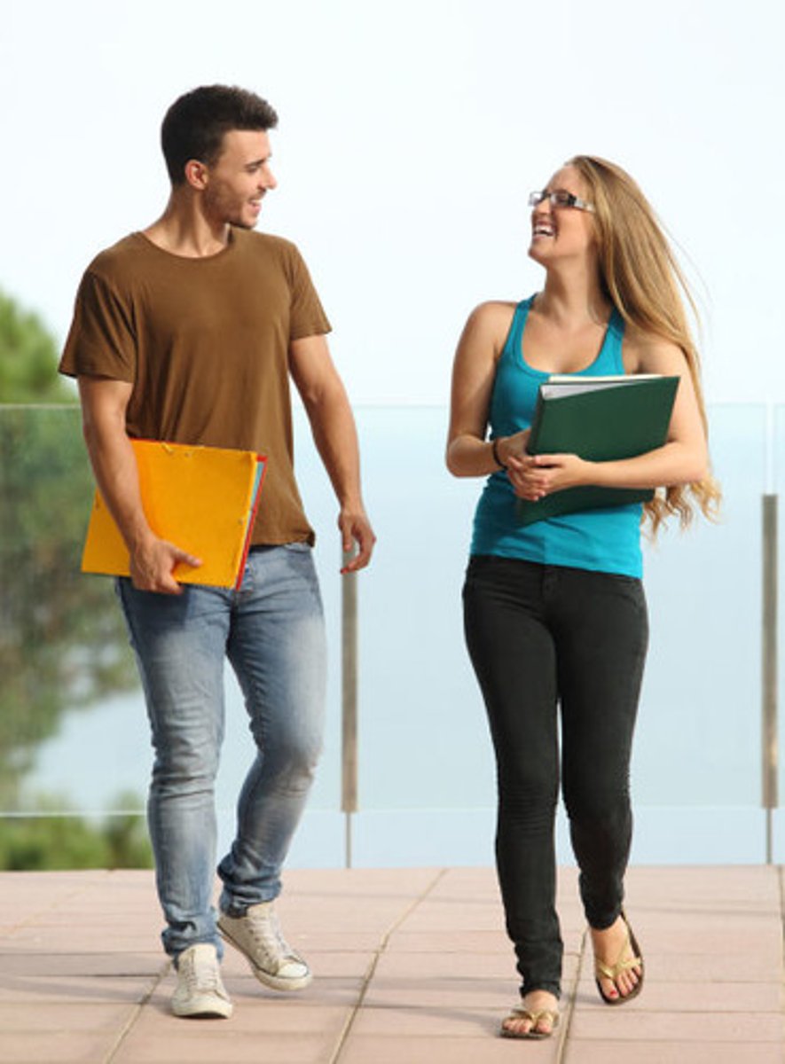 <p>ansprechen (spricht an, sprach an, hat angesprochen)</p>