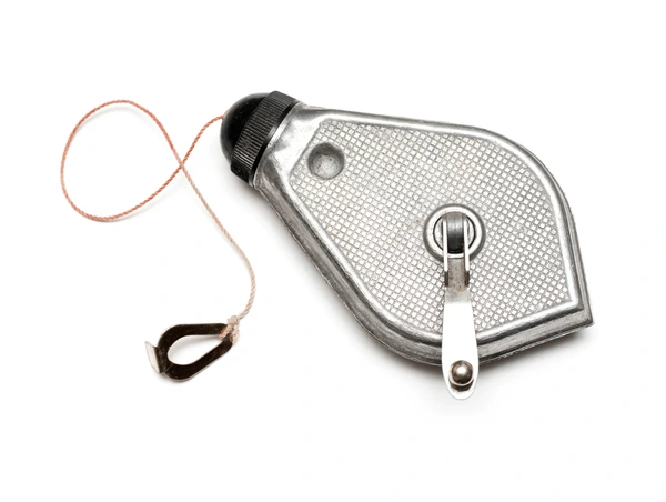 <p>Шулуун тэмдэг татах шохойтой утас.</p>