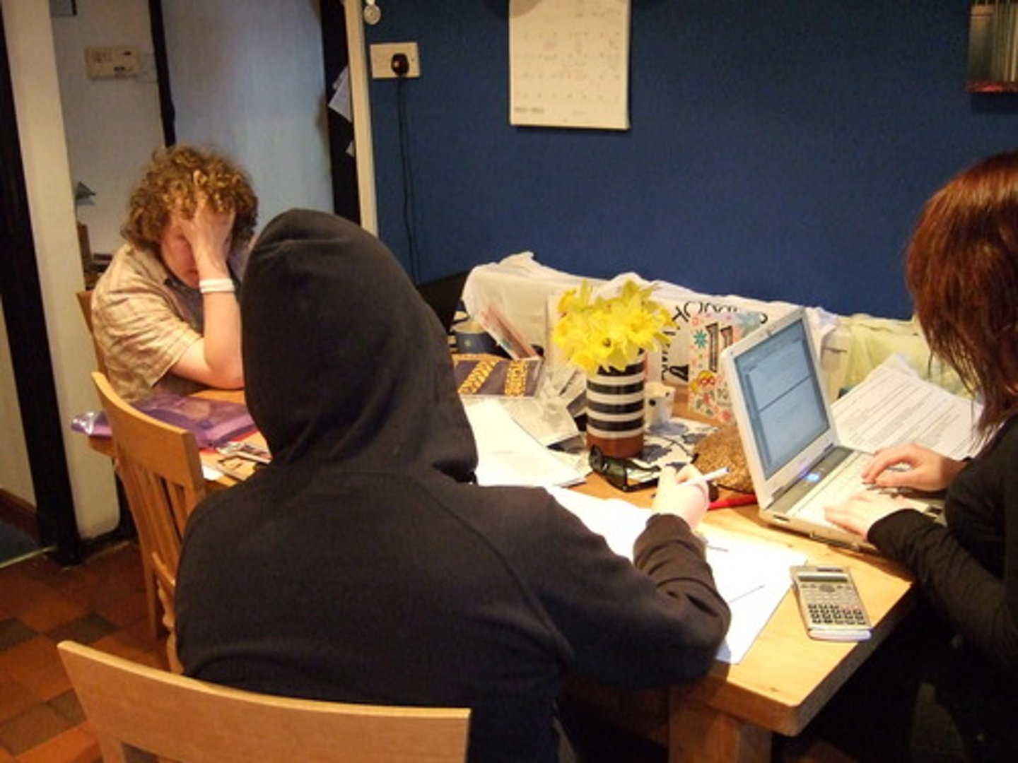 <p>(n.) work that a student is given to do at home</p>