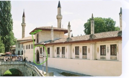 <p>Крим</p><ul><li><p>﻿﻿Бахчисарайський історично-культурний заповідник - XVI-XVIII ст.</p></li><li><p>﻿﻿Кримсько-татарська палацова архітектура</p></li></ul><p>• Стиль: ісламська архітектура в Україні</p>