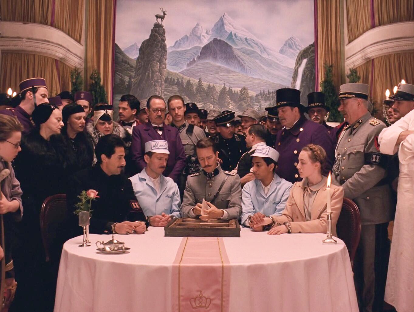 In Grand Budapest Hotel, aspect ratio changes with time period (1932 flashback: 1.37:1 - academy ratio)