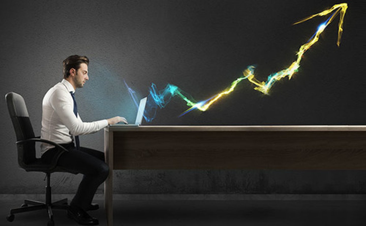 <p>nâng cao (The new software will enhance the performance of our computers.)</p>