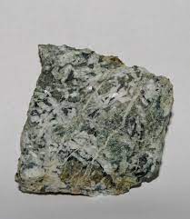 <p>coarse grained having a dark gray, black to greenish black color</p>