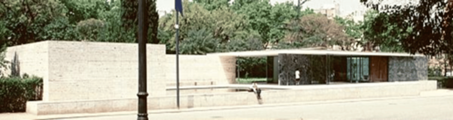 <p>Ludwig Mies van der Rohe, Barcelona, 1929</p>