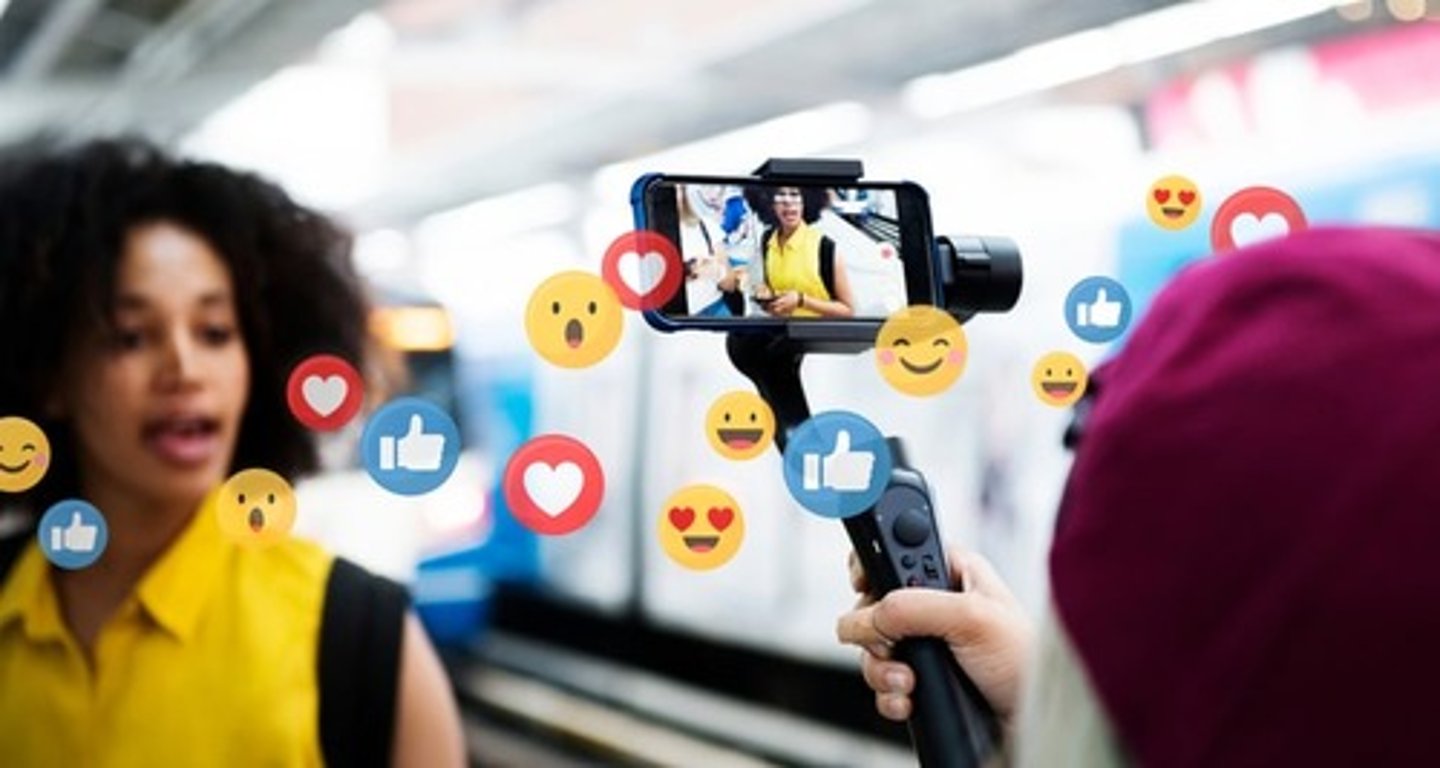 <p>ein Influencer/eine Influencerin</p>