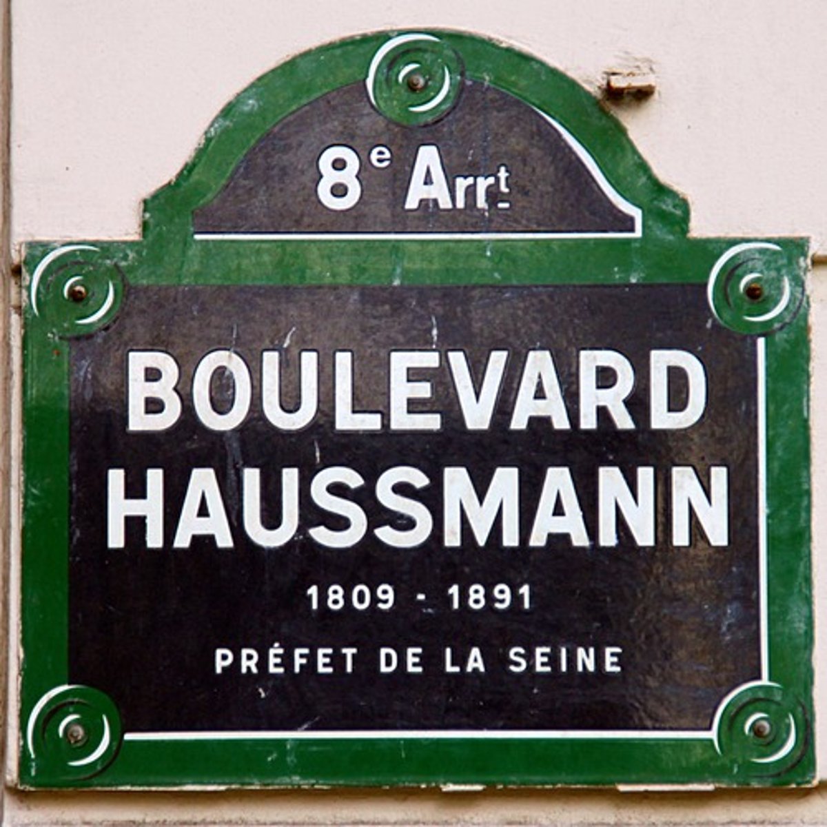 <p>a boulevard</p>