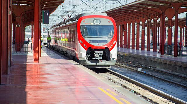 <p>tren de cercanías</p>