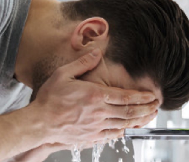 <p>me lavo la cara</p><p>Me lavo la cara después de levantarme de la cama</p>