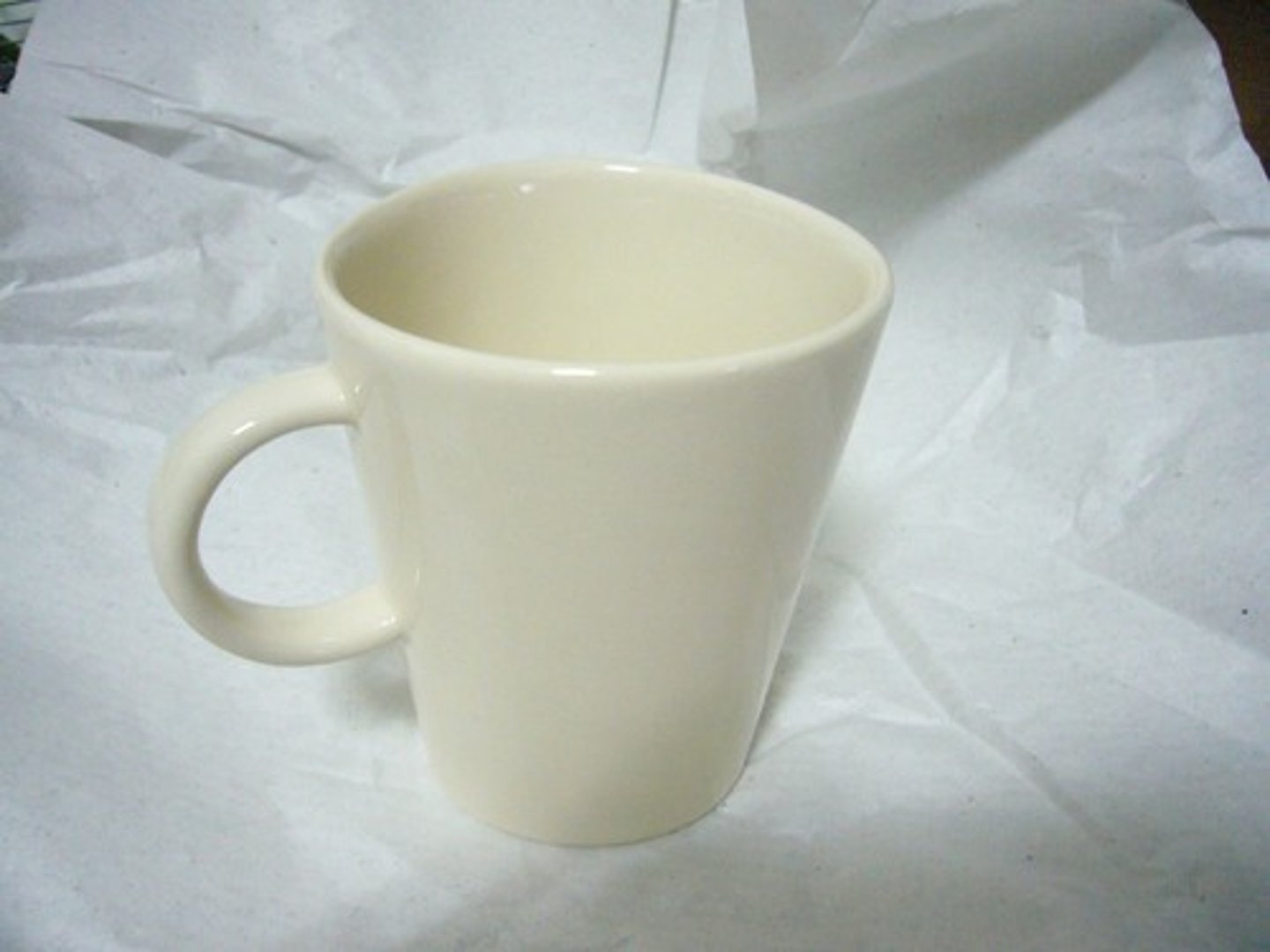 <p>bēi zi - cốc, chén, ly, tách</p>