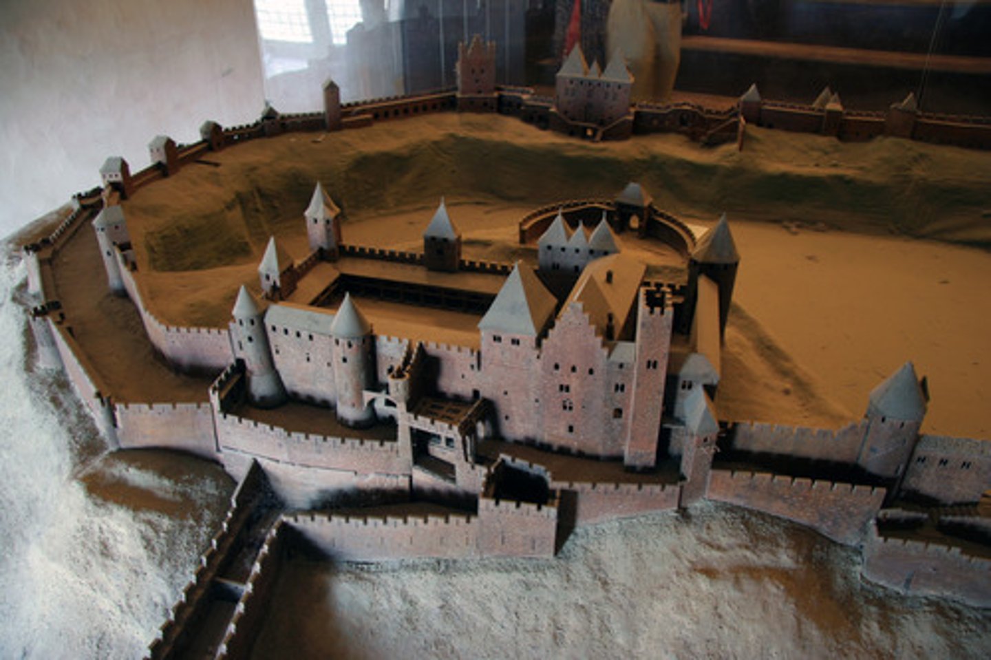 <p>a rough model made of cardboard or other materials</p>