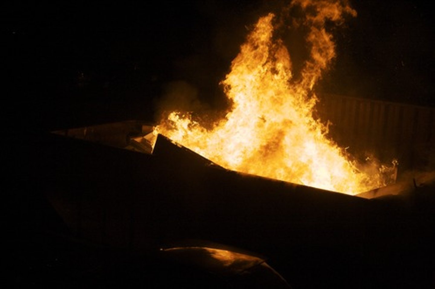 <p>das Feuer, die Feuer</p>