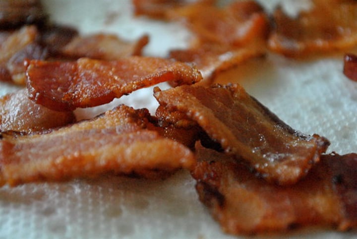 <p>Le bacon</p>