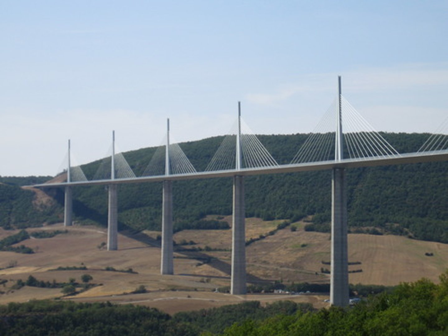 <p>Si on veut visiter le viaduc de Millau, on va...</p>