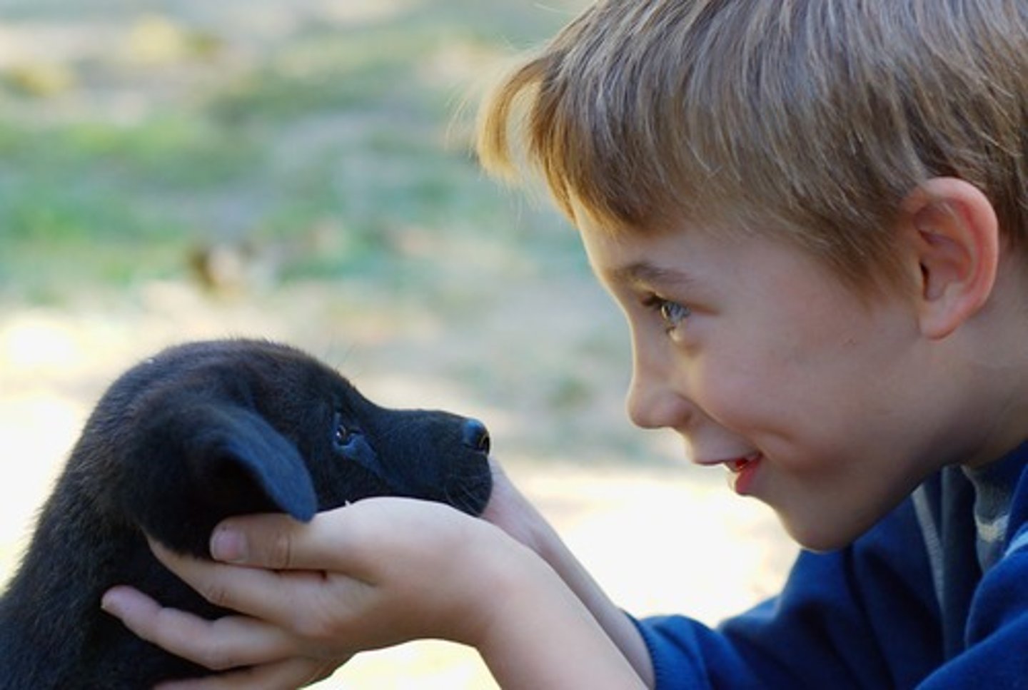 <p>duy trì giao tiếp bằng ánh mắt</p>