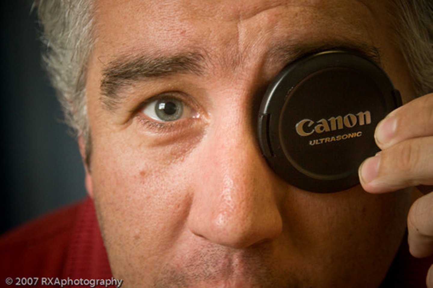 <p>visual messages/cues that only require one eye</p>