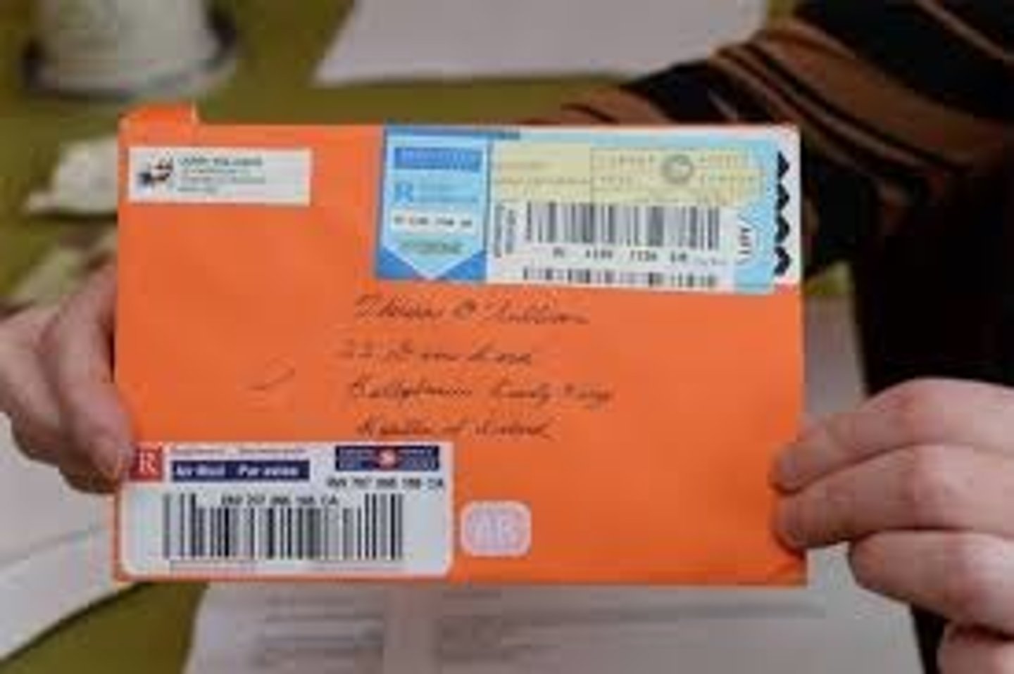 <p>(bưu phẩm) gửi bảo đảm</p>