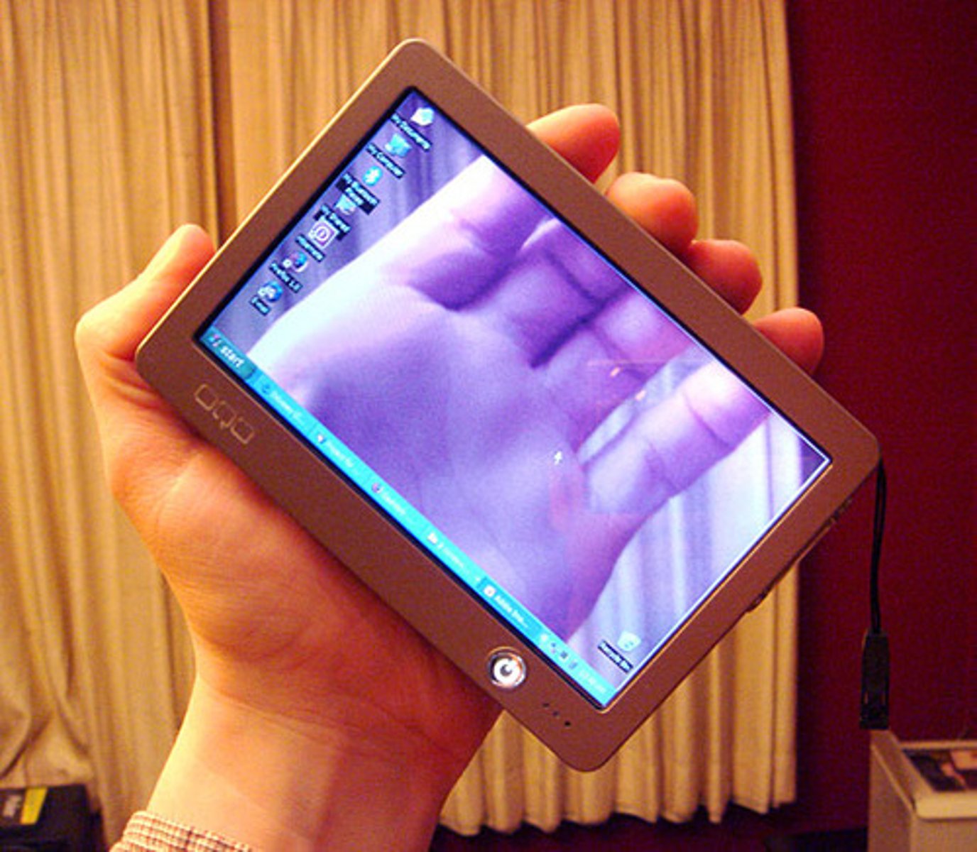 <p>/trænsˈpærənsi/ (n) the quality of something, such as glass, that allows you to see through it</p><p>The transparency of the glass allows us to see inside</p>