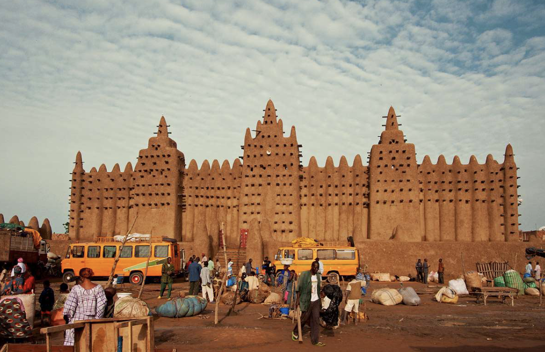 <p>(Content) Minaret</p>