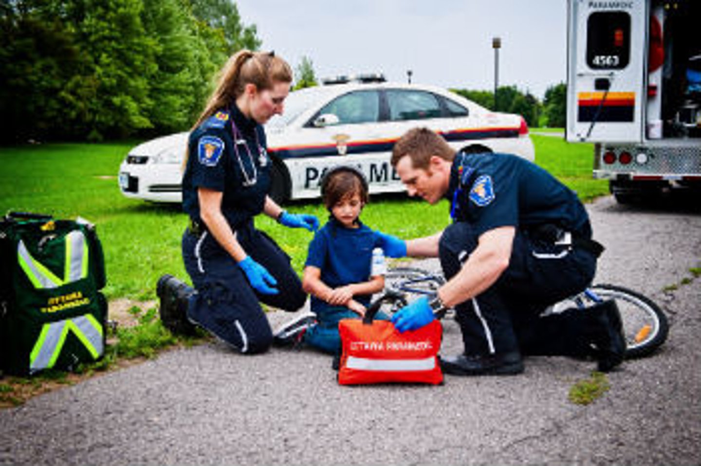 <p>A trained medical professional who gives emergency care.</p>