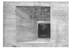 <p>Mit was für einer Schalung wurde diese SichtbetonOberfläche geschalt?</p>