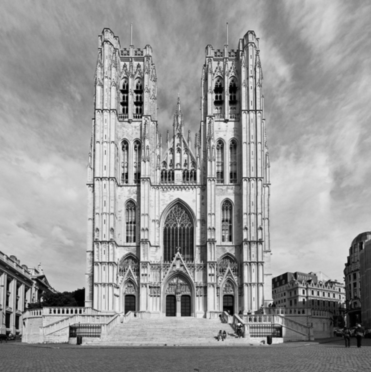 <p>a masterpiece of Gothic architecture and the largest church in Benelux</p>