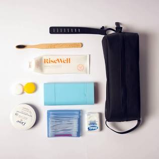 <p>Toiletry bag</p>